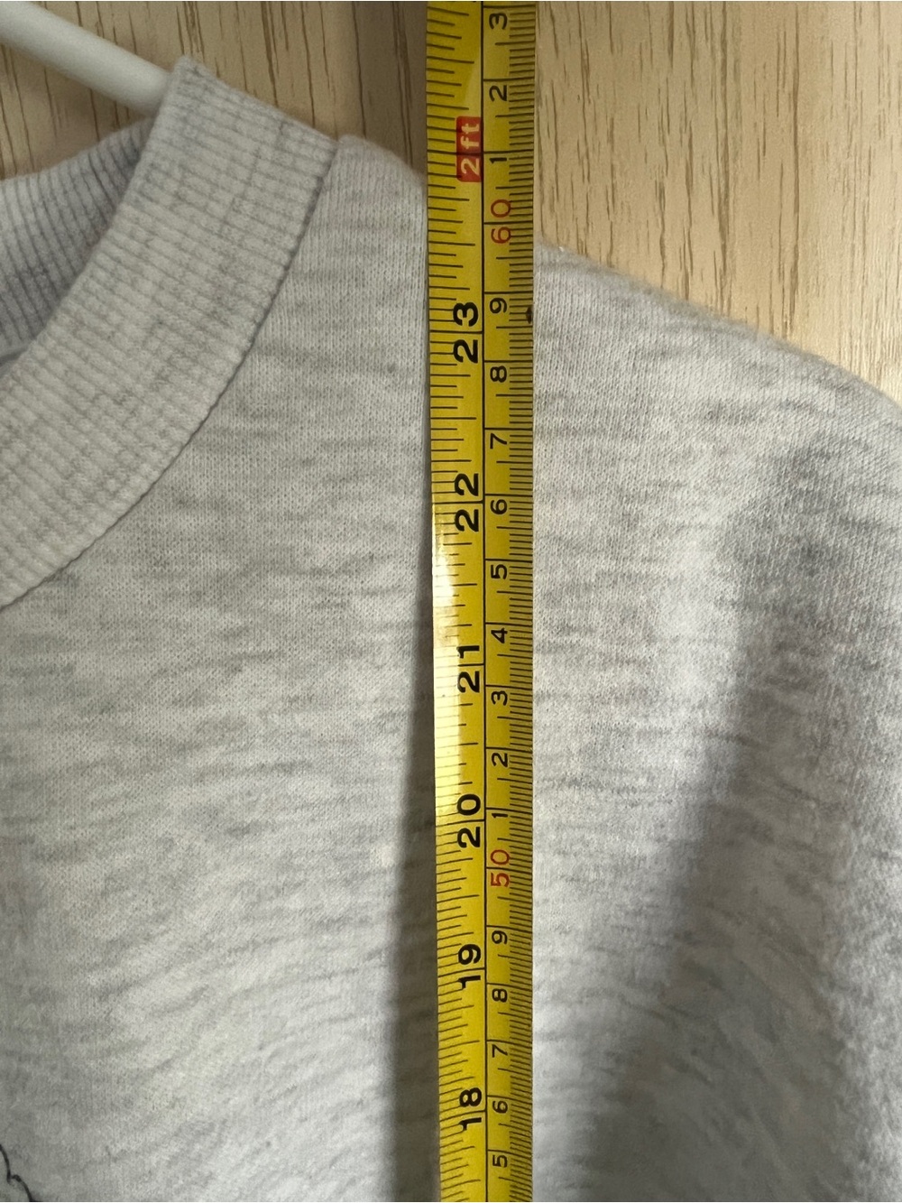 Disney Winnie the Pooh 100 Acre Wood Gang Sweatshirt Sz Small Friends - Picture 11 of 11
